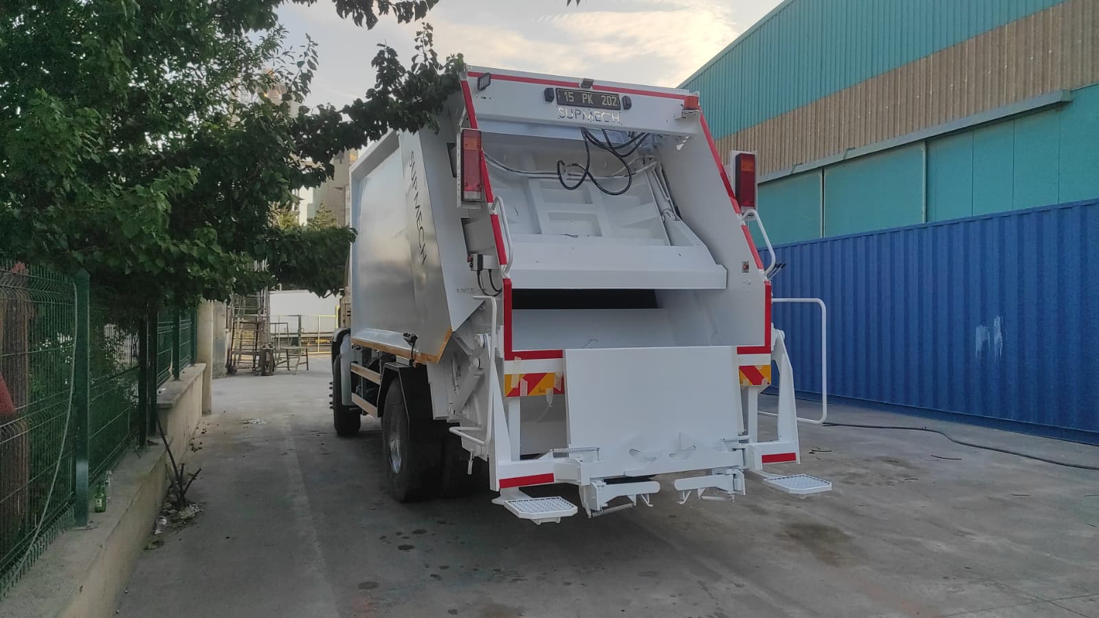 Hidrolik sıkıştırmalı çöp kamyonları - Görsel 9