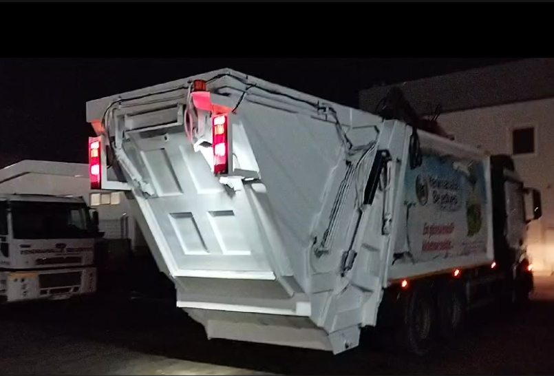 Hidrolik Vinçli Çöp Kamyonları